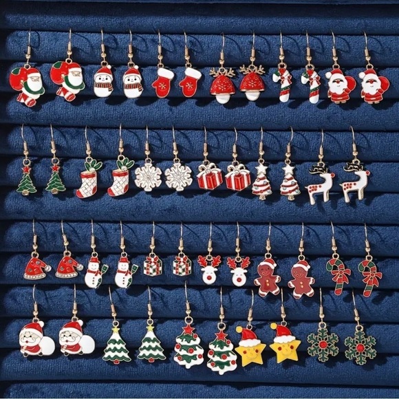 ⭐️ 5 for $25 Holiday Festive Christmas Candy Cane Earrings Gold Tone - Picture 4 of 8